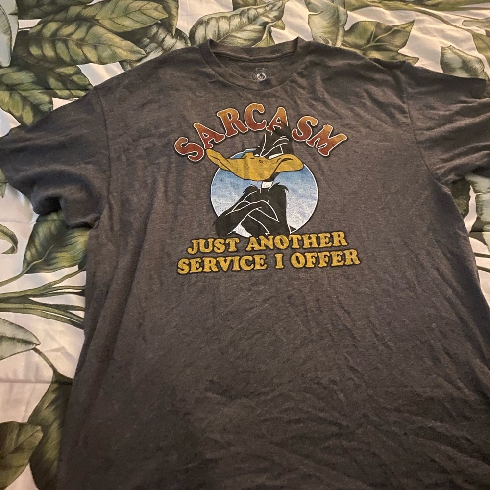 Dark gray Graphic t-shirt by Looney Tunes. Size XL
